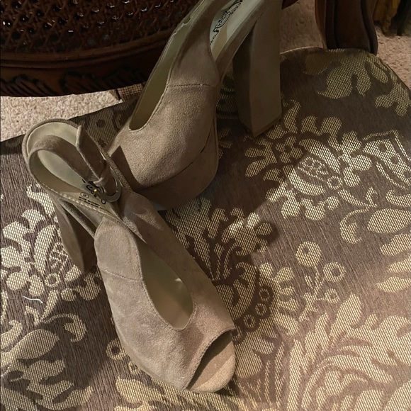 💕SOLD…Platforms Peeps! - Picture 2 of 4